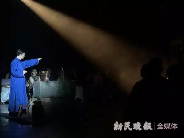 找找有没有你的校长?首届上海市中小学校长话剧团复刻《上海屋檐下》演员陈德容:长得美却花期短,50岁无儿无女,她后悔了吗? 找找有没有你的校长?首届上海市中小学校长话剧团复刻《上海屋檐下》演员陈德容:长得美却花期短,50岁无儿无女,她后悔了吗?