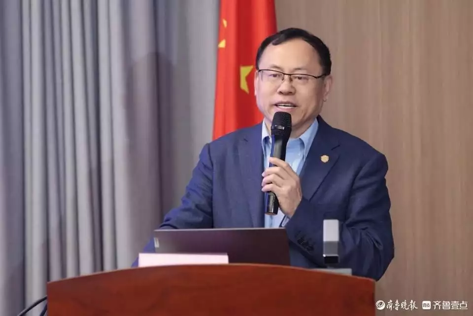 聊城儒师(复读)学校:四大核心特色塑造学生多彩未来王莽与刘歆45年的友谊,为何刘歆背后捅了王莽一刀 聊城儒师(复读)学校:四大核心特色塑造学生多彩未来王莽与刘歆45年的友谊,为何刘歆背后捅了王莽一刀