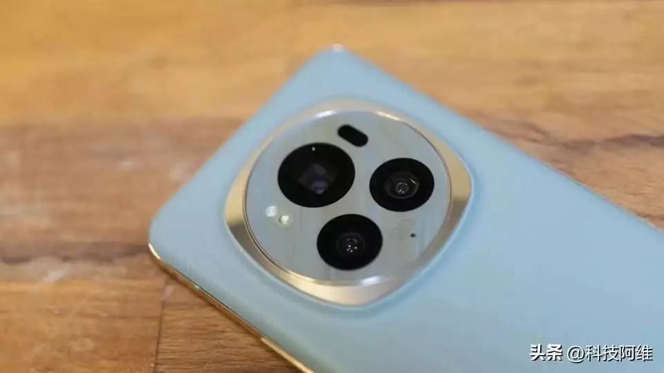 荣耀不要利润了?骁龙8Gen3旗舰突降1412元,16GB+1TB+卫星通信153 88|梨形小个子 荣耀不要利润了?骁龙8Gen3旗舰突降1412元,16GB+1TB+卫星通信153 88|梨形小个子