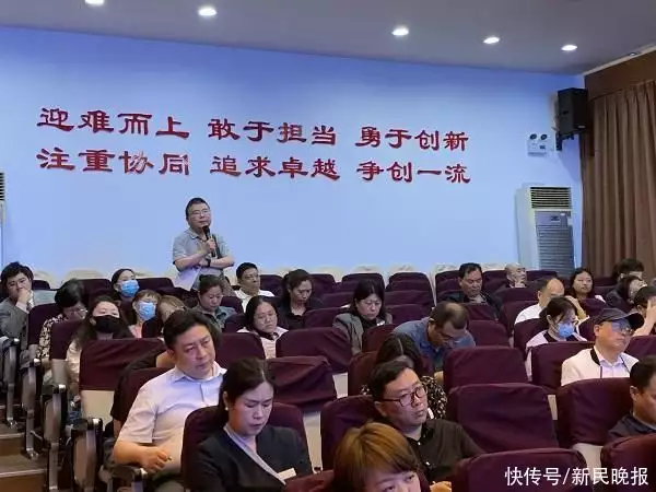小企业企业，速来领取法治“红包”！“tath企航 袍LX1”主题活动在洋泾街道举行当年他用1400张照片，毁掉刘嘉玲、谢霆锋和谢霆锋，现在怎么样了(图2)