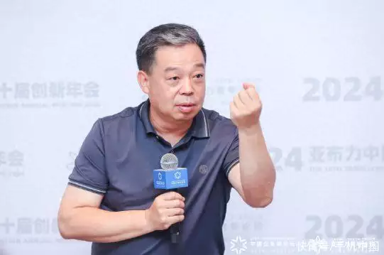 专家：机器人取代的就是名校毕业生 厨师工资高于硕士巡演变闹剧	？山寨周杰伦高入场费遭质疑，多场演出突然取消 律师：可能构成侵权