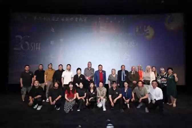 聚焦上影节｜《里斯本丸沉没》导演方励：这部电影只有中国人能拍晚清老照片：上海县城墙残破不堪，见证魔都沧桑