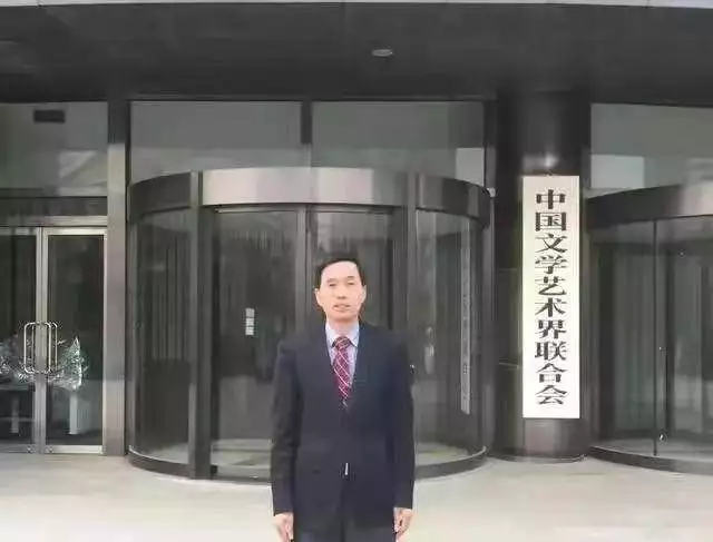 【影评】丁会仁丨简评电影《解密》古代没洗发水,古人却长发飘飘,这是为何?难道有“秘诀”? 【影评】丁会仁丨简评电影《解密》古代没洗发水,古人却长发飘飘,这是为何?难道有“秘诀”?