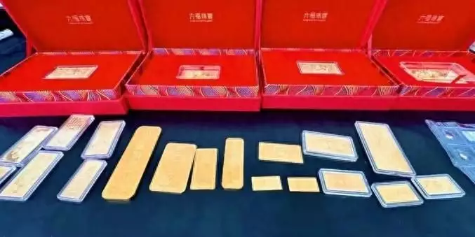 犯罪团伙帮诈欺分子转移912克所涉黄金所涉人 6名嫌疑人被抓看《玫瑰花的故事》，没迷上赵薇，却被45岁佟大为圈粉