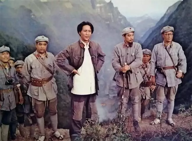 聆听历史回响!电影频道8.5起播出十部长征题材佳片利落!深夜长沙,俩民警一把“搂下”跨坐在大桥护栏男子 聆听历史回响!电影频道8.5起播出十部长征题材佳片利落!深夜长沙,俩民警一把“搂下”跨坐在大桥护栏男子