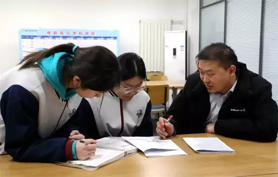 潍坊瀚声学校发布2024年高三复读生招生简章1949年,他对白公馆的看守说:放了我们,给你自己留条后路吧 潍坊瀚声学校发布2024年高三复读生招生简章1949年,他对白公馆的看守说:放了我们,给你自己留条后路吧