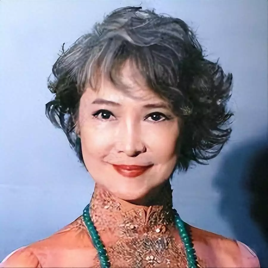 她情断谢贤、秦祥林，逆袭成传奇影后，萧芳芳息影去哪了他是“最痴情”的影帝，妻子患病3年不接戏，今妻子衰老不离不弃