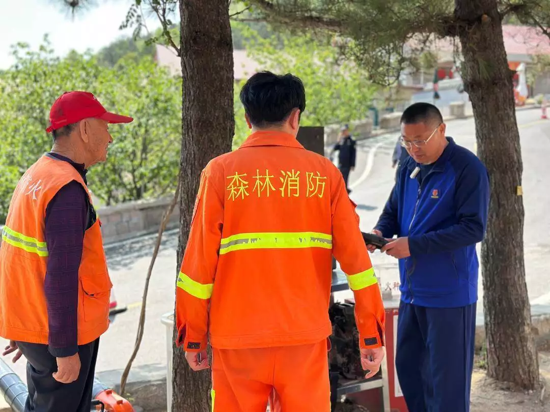 林场防火队的24小时