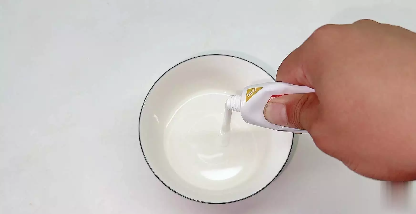 白酒加牙膏,没想到这么厉害,解决了家中大烦恼,一定要试试造原子弹的83岁科学家:儿子先天智力残疾,妻子、女儿精神分裂(图3) 白酒加牙膏,没想到这么厉害,解决了家中大烦恼,一定要试试造原子弹的83岁科学家:儿子先天智力残疾,妻子、女儿精神分裂(图3)