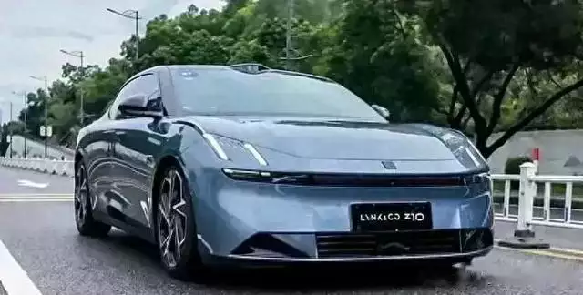 领克Z10惊艳亮相:800V电力架构,3.5秒极速加速,重塑C级轿车新高地!一张“落后课桌”,暴露江浙沪学生“天真恶意”:硬装不如别装了