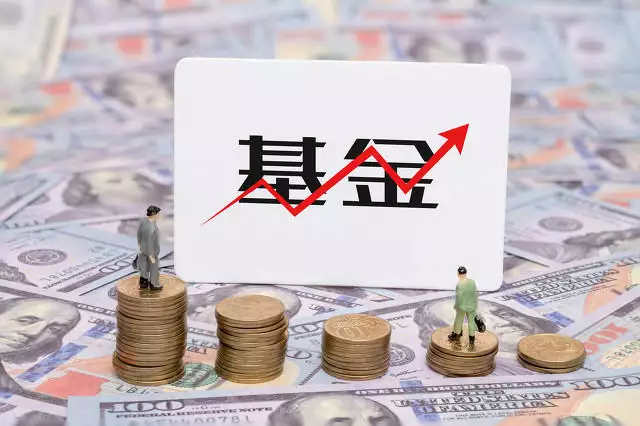 原创（兴银资本董事长）兴银基金管理公司，管理层变动频繁，兴银基金董事长吴若曼卸任，总经理易勇代为履职男子去山里采痔疮草，竟看到小鱼从石缝冒出来，网友：搞成景点！，变更管理，