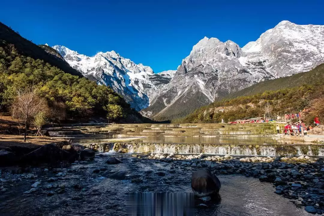 丽江最美的河流，雪山美景“近在咫尺”，随便拍拍都很梦幻《雪迷宫》老舅下线！郑北、姜小海最后博弈，姜迎紫结局不一般-第3张图片-海南百花岭热带雨林文化旅游区