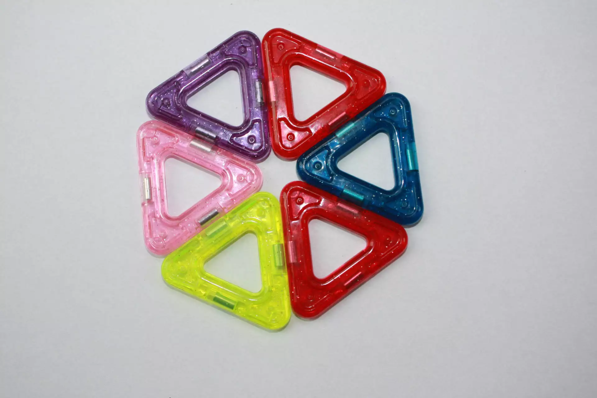 没想到（儿童玩具比较出名的品牌）别再乱买了！这2种儿童玩具安全又益智！杨少华去世一天，丑事就接连发生！儿子红衣奔丧，爱徒酒后闹灵堂，儿童玩具，