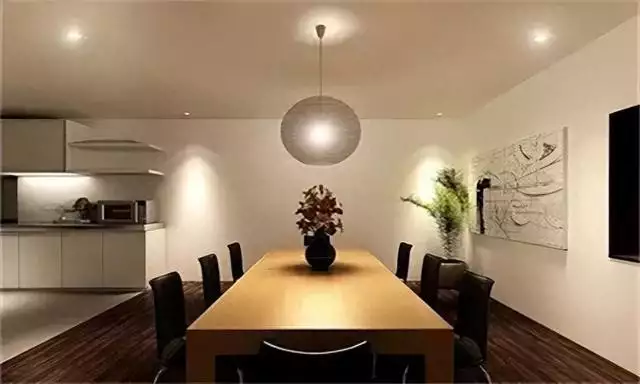 灯光布置因空间而异，设计师解读不同空间照明艺术十万大军压境，赔900万卢布也要收复的这块地，对中国意味着什么（设计师）空间灯具的分类标准是什么，
