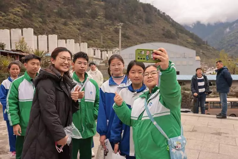 一看就会（高反对策）高反怎么办?，为验证“高反风险预测”小程序，这群高中生真去了趟高原朱元璋临死前反复说4个字，朱允炆假装没听见，朱元璋气绝身亡，小程序，
