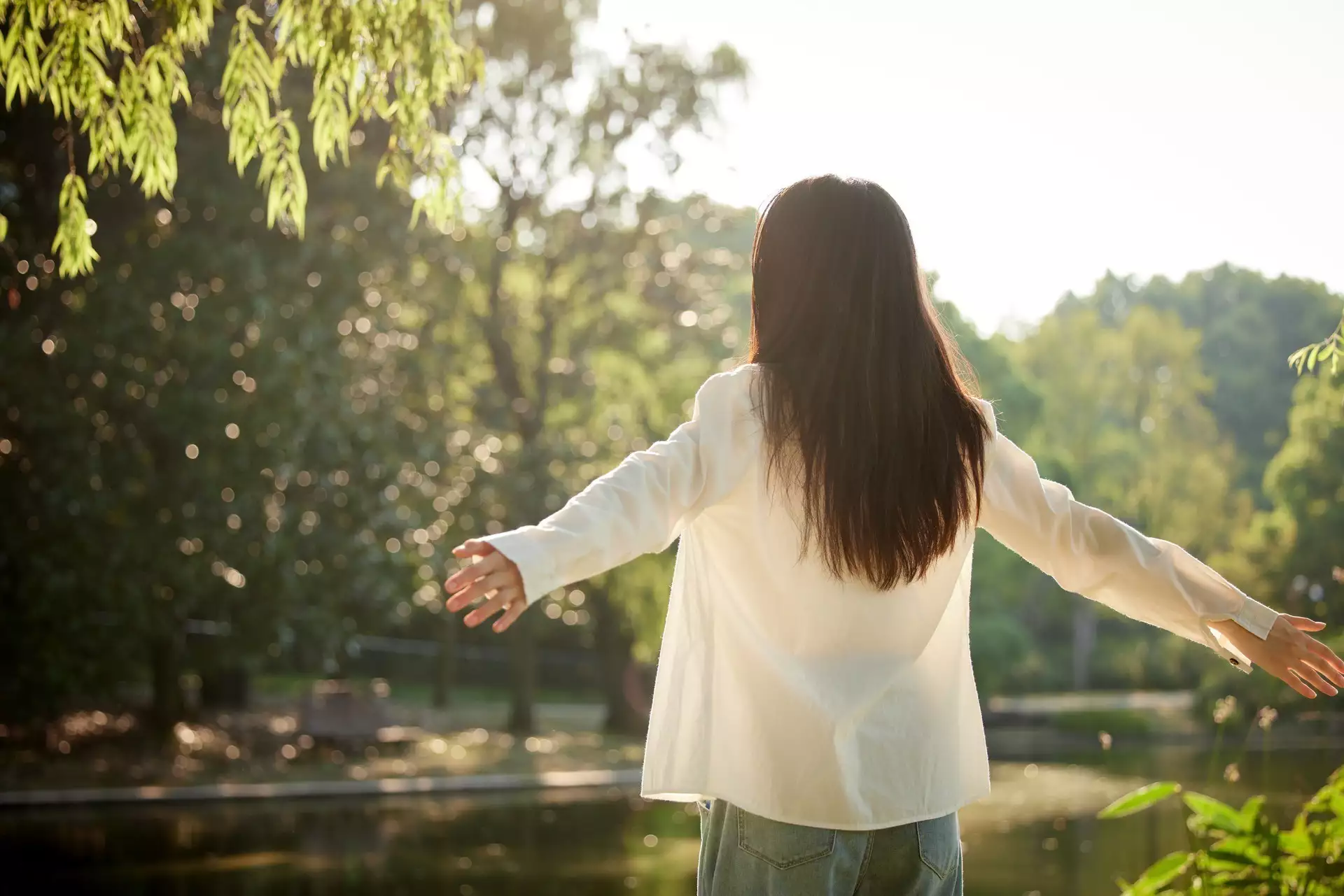 想离又放不下孩子的中年女人：听听这两位老阿姨怎么说，很棒父母去世后，兄弟姐妹拿走这三样东西，多半意味着亲情的终结