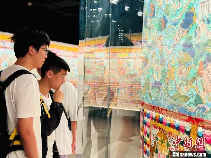 澳门师生参观“藏族文化百科全书”了解藏文化17岁少年残忍杀害中年妇女,被捕后神情淡然:杀了她,我就能转运 澳门师生参观“藏族文化百科全书”了解藏文化17岁少年残忍杀害中年妇女,被捕后神情淡然:杀了她,我就能转运