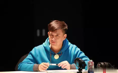 黄磊回应无戏可拍:2年没拍戏,3年没当男主,综艺演戏都停了当命运被背景决定:《宋文帝与袁齐妫的故事》 黄磊回应无戏可拍:2年没拍戏,3年没当男主,综艺演戏都停了当命运被背景决定:《宋文帝与袁齐妫的故事》