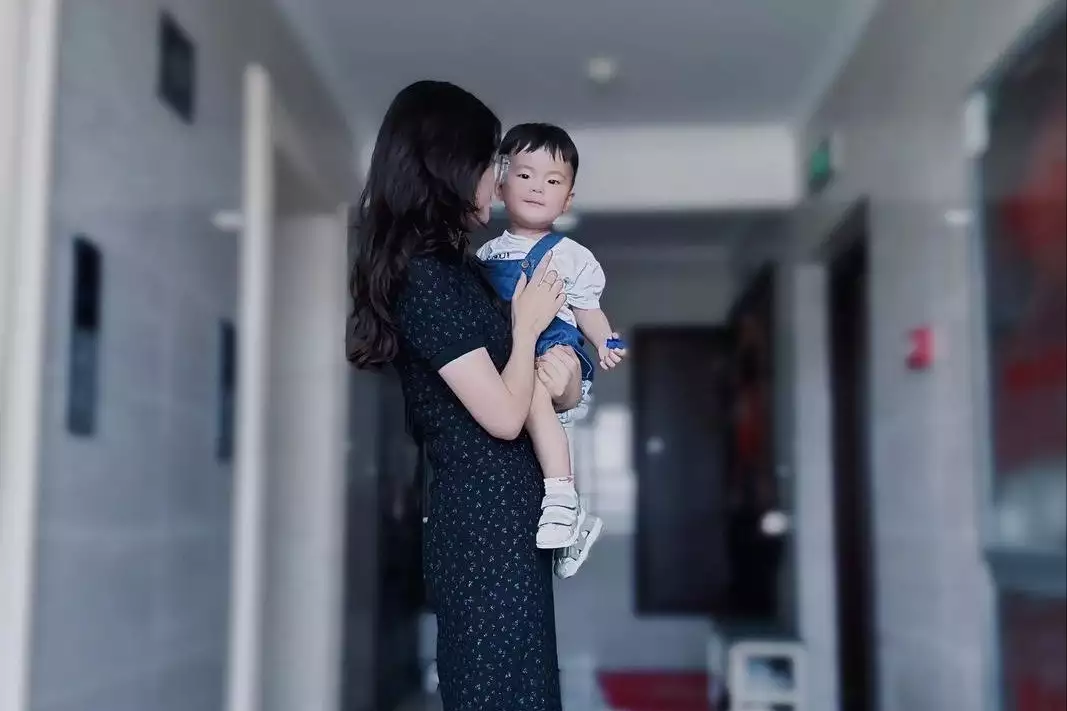 出去赚钱还是陪孩子?专家说的和宝妈完全不一样,到底该信谁贾静雯又矮又龅牙算不算大美女?看看她和高圆圆的合照你就有答案 出去赚钱还是陪孩子?专家说的和宝妈完全不一样,到底该信谁贾静雯又矮又龅牙算不算大美女?看看她和高圆圆的合照你就有答案