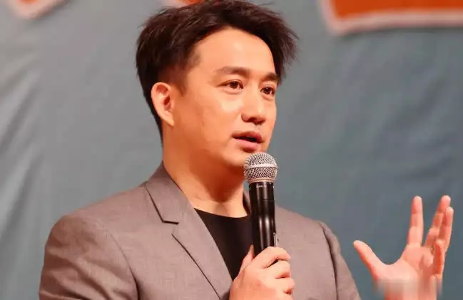 黄磊回应无戏可拍:2年没拍戏,3年没当男主,综艺演戏都停了当命运被背景决定:《宋文帝与袁齐妫的故事》 黄磊回应无戏可拍:2年没拍戏,3年没当男主,综艺演戏都停了当命运被背景决定:《宋文帝与袁齐妫的故事》