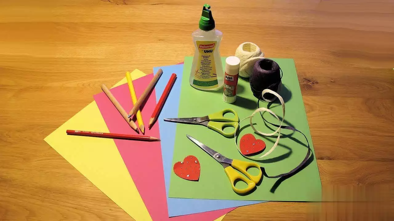 幼儿园手工鱼的制作_幼儿园手工制作技巧_幼儿园手工作业家长参与