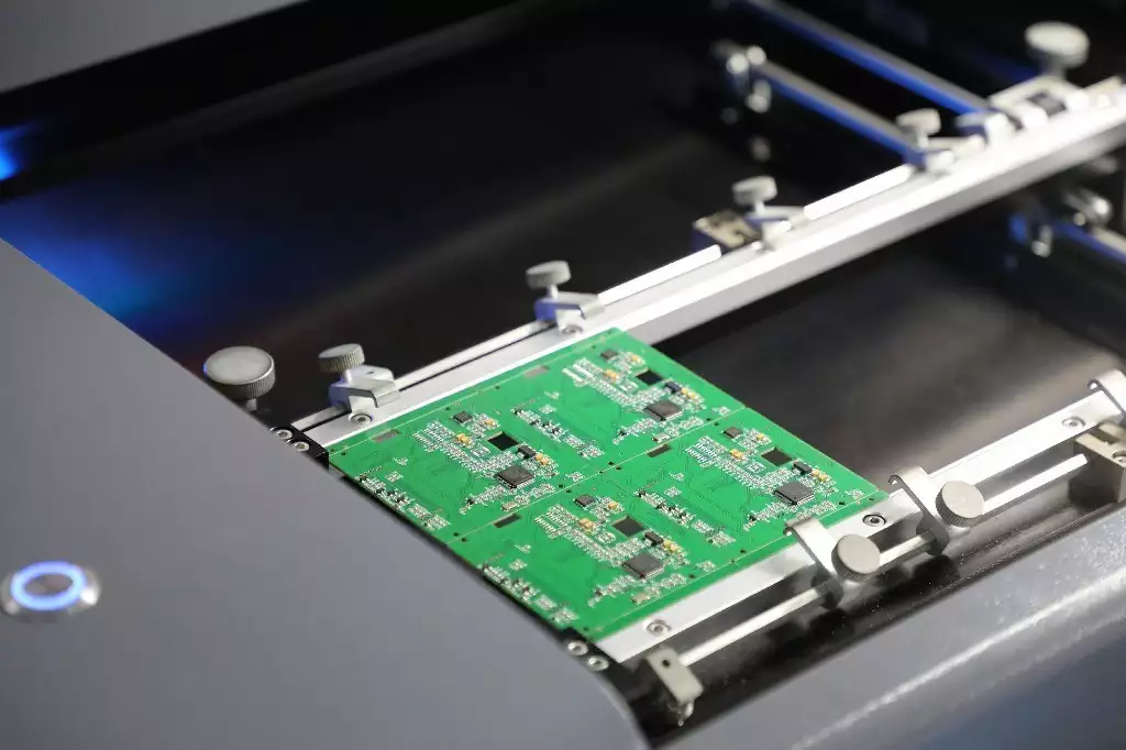 一篇读懂（pcb板烧录）pcba烧录测试设备，深度解析：为什么PCBA程序烧录对电子设备至关重要？非人哉：土地公打碎老肚的金橘树，九月帮他掩护，红孩儿练习控火，