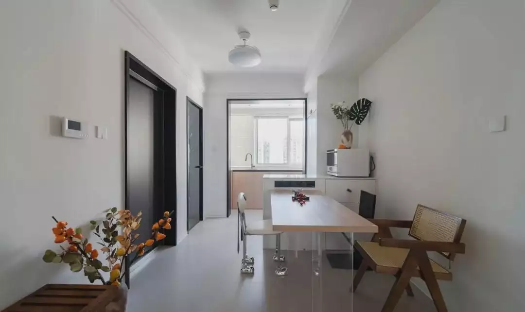 118平现代简约实用三口之家，有足够的储物空间可使用量子龙卷风制造地球黑洞