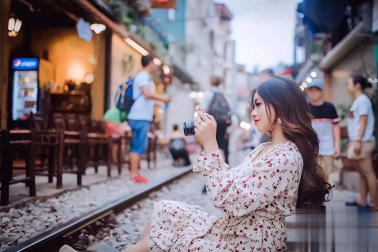 一个女人，身上能有这两个特点，说明她真的很厉害、很聪明此人轻松打败马超，刘备一生中最怕他，只有诸葛亮出马才能干掉他