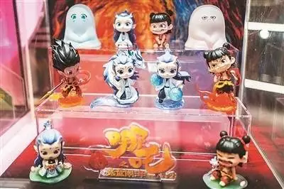 一件潮玩，生活添趣味（消费新潮流，释放新热度⑥）历史奇闻：工匠献酷刑讨好皇帝，反被要求亲身体验，结局唏嘘（棉花娃娃）2021年潮玩市场现状，