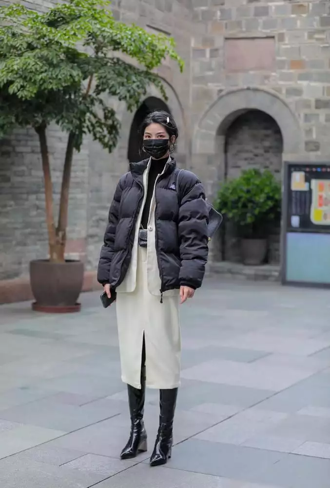 杭州女生真会穿,人人都爱穿羽绒服,靠色彩穿搭赚足回头率1949年渡江突击团犯致命错误,14岁渔女扭转局面,毛主席家宴款待 杭州女生真会穿,人人都爱穿羽绒服,靠色彩穿搭赚足回头率1949年渡江突击团犯致命错误,14岁渔女扭转局面,毛主席家宴款待
