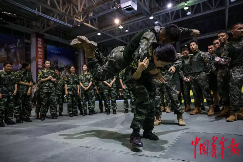 武警工程大学过肩摔教学_武警工程大学2026年录取分数线_武警工程大学擒敌技术