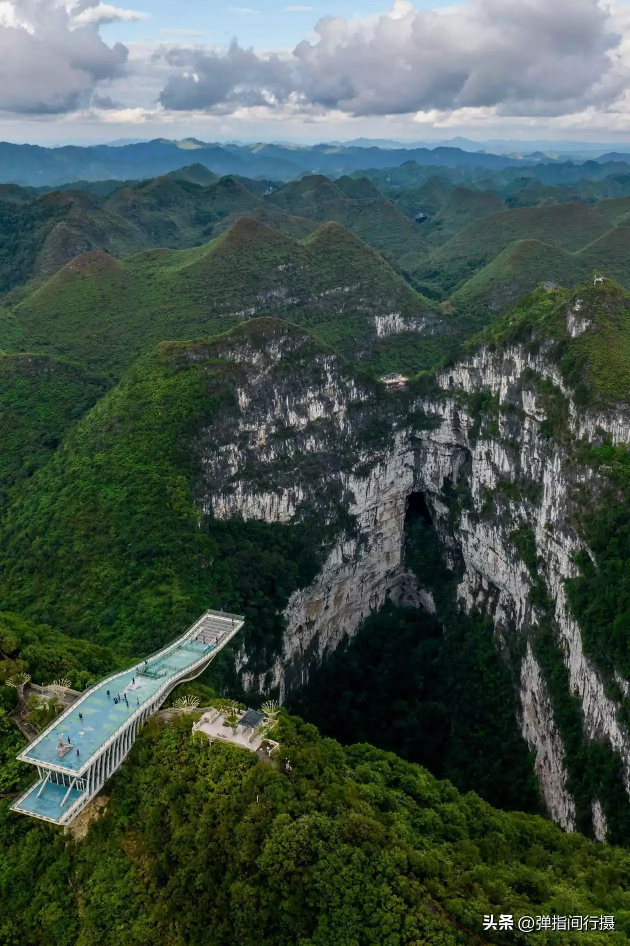 广西最深藏不露的旅游城市，山水风光不输桂林，却被很多游客忽视世界上竟有蜈蚣会吃鸟？30多厘米蜈蚣年吃3700只鸟，为何这么大？