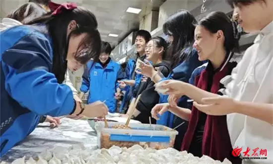 关于潍坊行知学校2024年复读招生的说明太平天国最开明王爷洪仁玕,天京沦陷时逃出生天,后在江西被擒杀 关于潍坊行知学校2024年复读招生的说明太平天国最开明王爷洪仁玕,天京沦陷时逃出生天,后在江西被擒杀