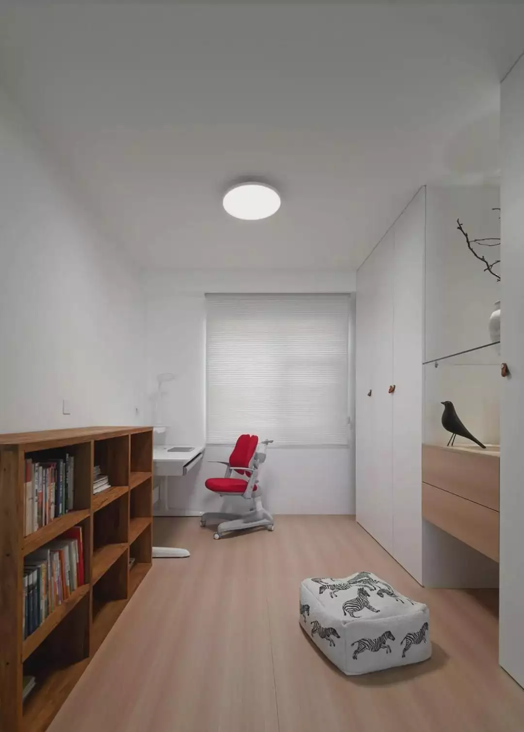 118平现代简约实用三口之家，有足够的储物空间可使用量子龙卷风制造地球黑洞