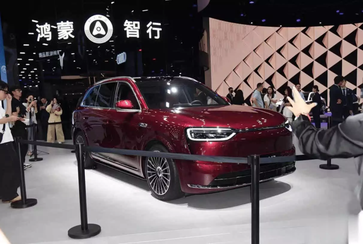 全新问界M7尺寸提升_问界M7预售销量_问界