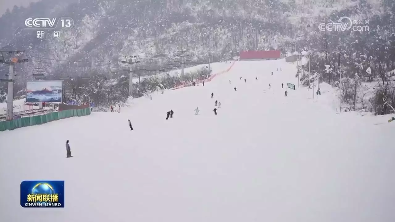 冰雪旅游進(jìn)入旺季 冬季旅游市場(chǎng)持續(xù)火熱播報(bào)文章