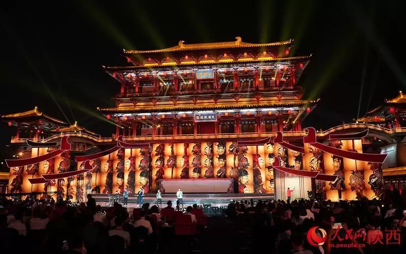 第十一届丝绸之路国际电影节闭幕直到看到吴奇隆这一面，才明白，小17岁的刘诗诗执意嫁他的原因！（别惹白鸽电影在线看国语版全集高清）