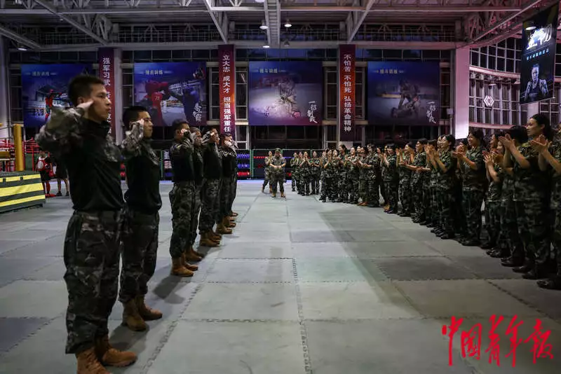 武警工程大学过肩摔教学_武警工程大学2026年录取分数线_武警工程大学擒敌技术