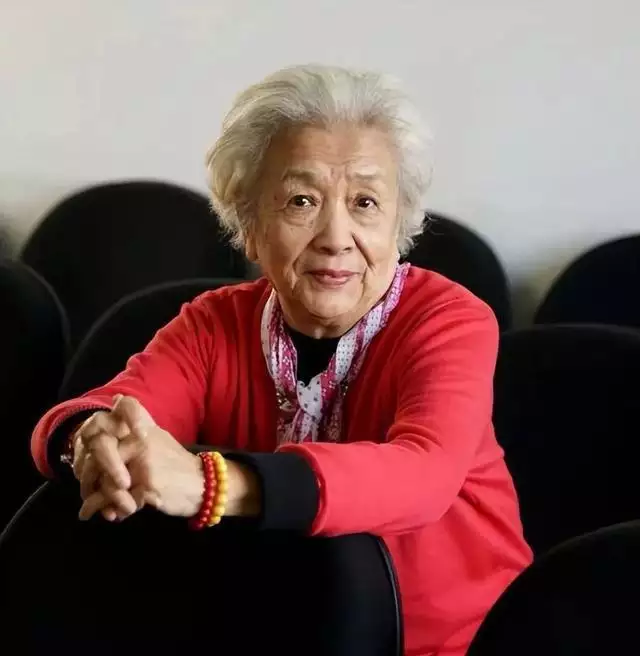 谢芳老师逝世，成功塑造新中国第一代知识女性荧幕形象姚启圣用族谱担保施琅，劝康熙东征台湾，明郑为何惨败于澎湖海战？