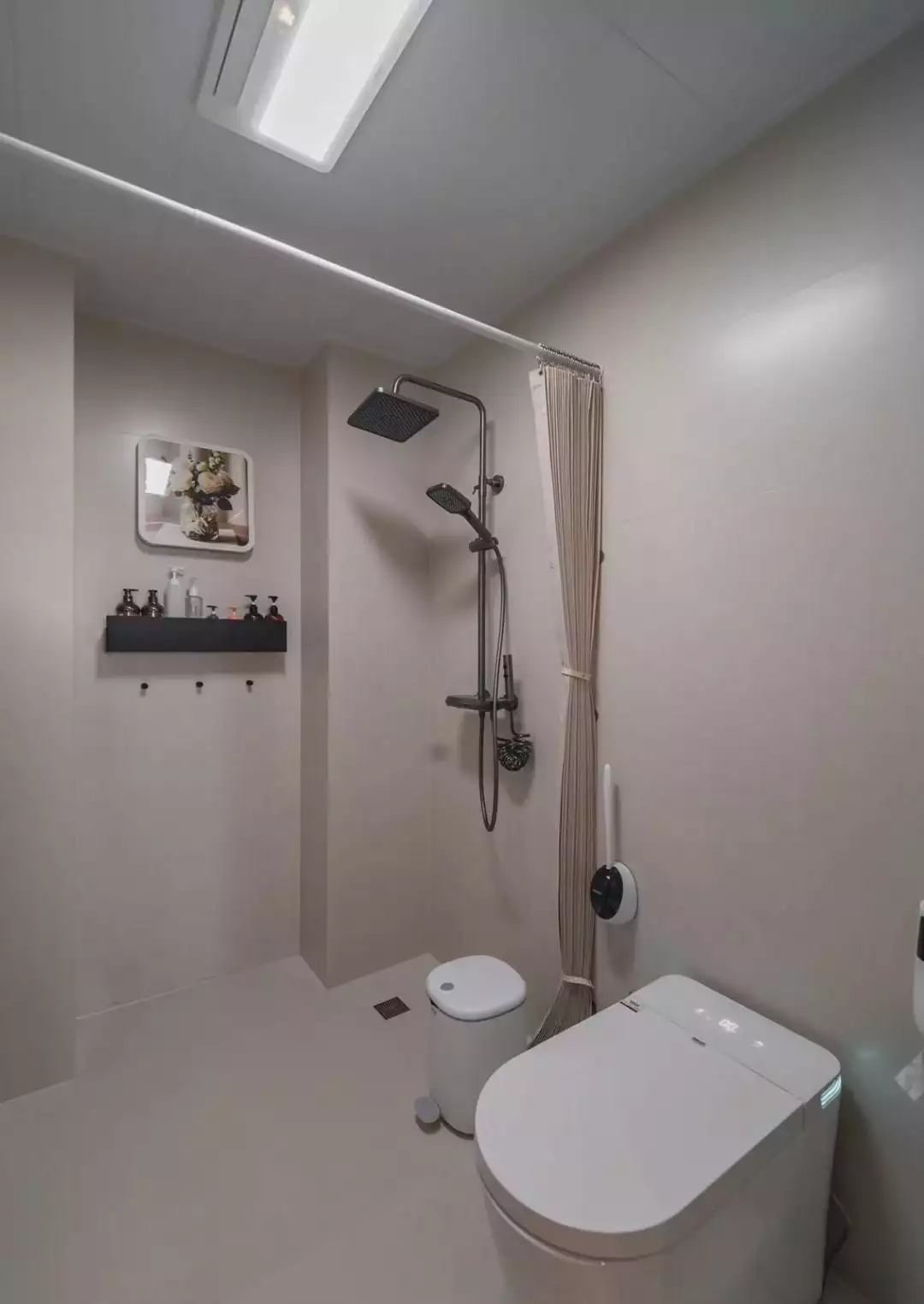 118平现代简约实用三口之家，有足够的储物空间可使用量子龙卷风制造地球黑洞