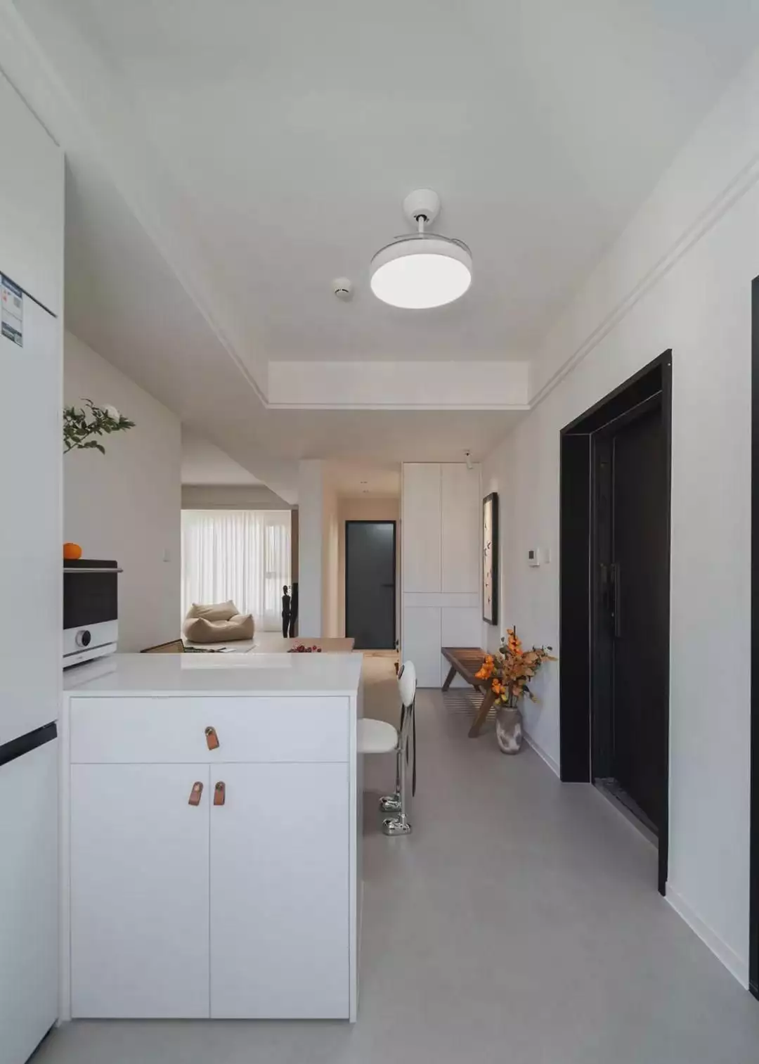 118平现代简约实用三口之家，有足够的储物空间可使用量子龙卷风制造地球黑洞