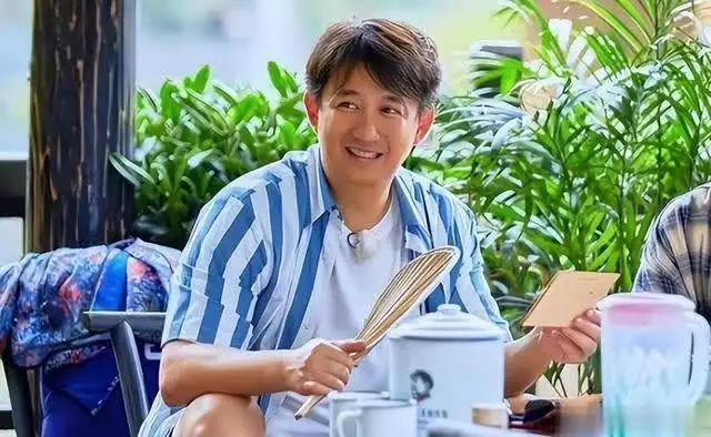 黄磊回应无戏可拍:2年没拍戏,3年没当男主,综艺演戏都停了当命运被背景决定:《宋文帝与袁齐妫的故事》 黄磊回应无戏可拍:2年没拍戏,3年没当男主,综艺演戏都停了当命运被背景决定:《宋文帝与袁齐妫的故事》