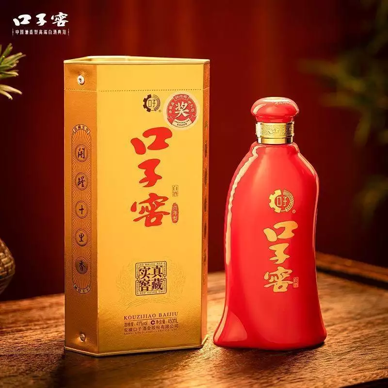 安徽有哪些有名的白酒?这4款白酒上榜,古法酿造,好喝不上头热点|脸那么大?像大妈?刘飞儿直播出事故,美颜失效曝真容被质疑:只是没化妆!(图4) 安徽有哪些有名的白酒?这4款白酒上榜,古法酿造,好喝不上头热点|脸那么大?像大妈?刘飞儿直播出事故,美颜失效曝真容被质疑:只是没化妆!(图4)