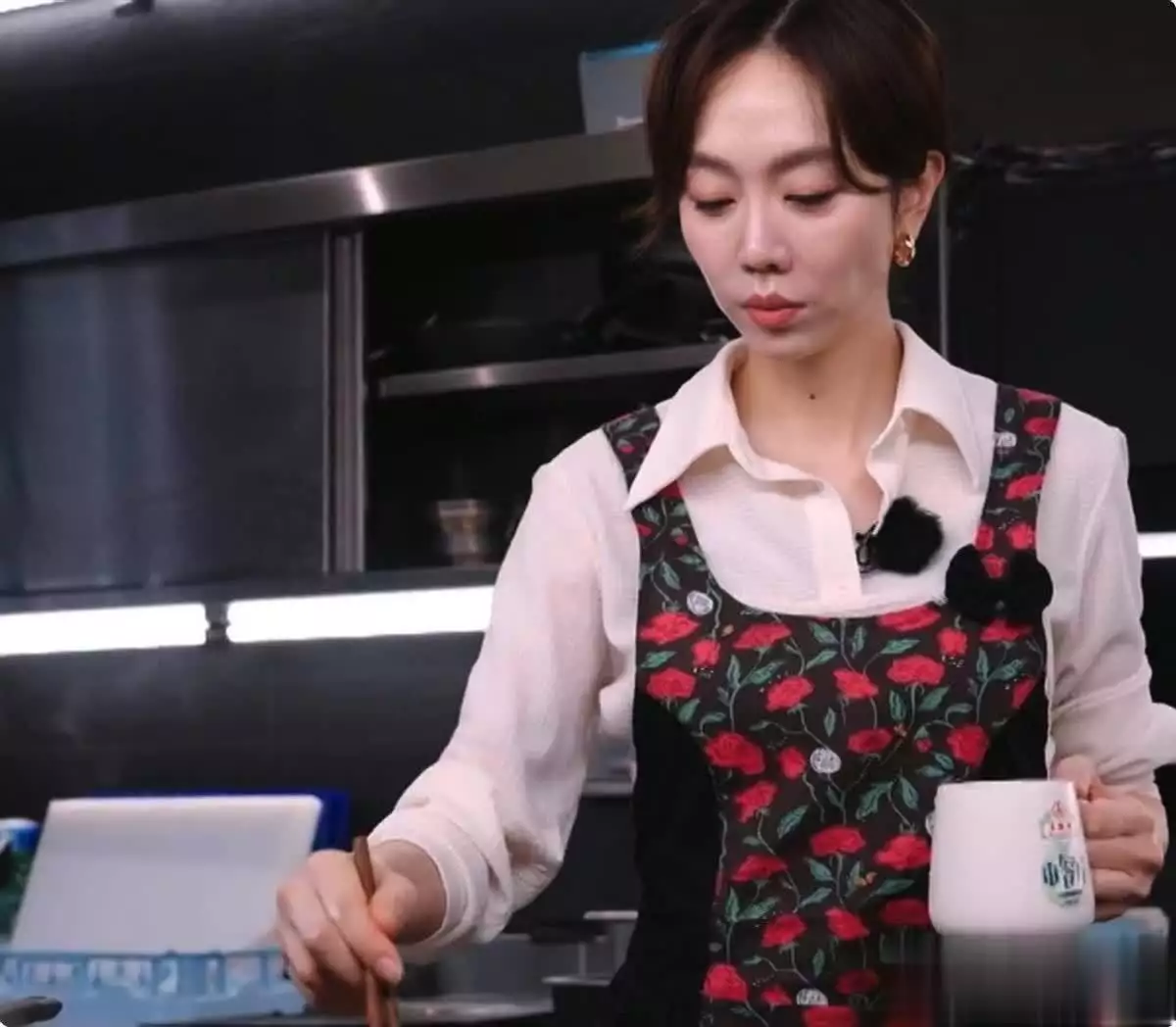 《中餐厅8》这一期,把对姜妍的“冷落”体现得淋漓尽致真君子还是假正经?娱乐圈最大的笑话,恐怕就是陈道明的艺德不行 《中餐厅8》这一期,把对姜妍的“冷落”体现得淋漓尽致真君子还是假正经?娱乐圈最大的笑话,恐怕就是陈道明的艺德不行