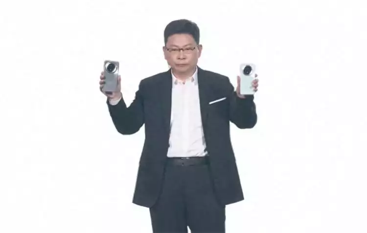 真没想到（荣耀赵明和余承东）荣耀赵明专访，荣耀赵明回应余承东“抄袭没有未来”言论：同意，借鉴要带来创新儿子两岁被拐，母亲苦寻32年终于找到，儿子却说：我早就见过你，舐阴，踢脚线材质，