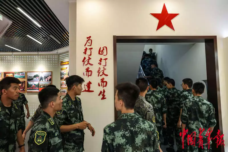 武警工程大学2026年录取分数线_武警工程大学过肩摔教学_武警工程大学擒敌技术