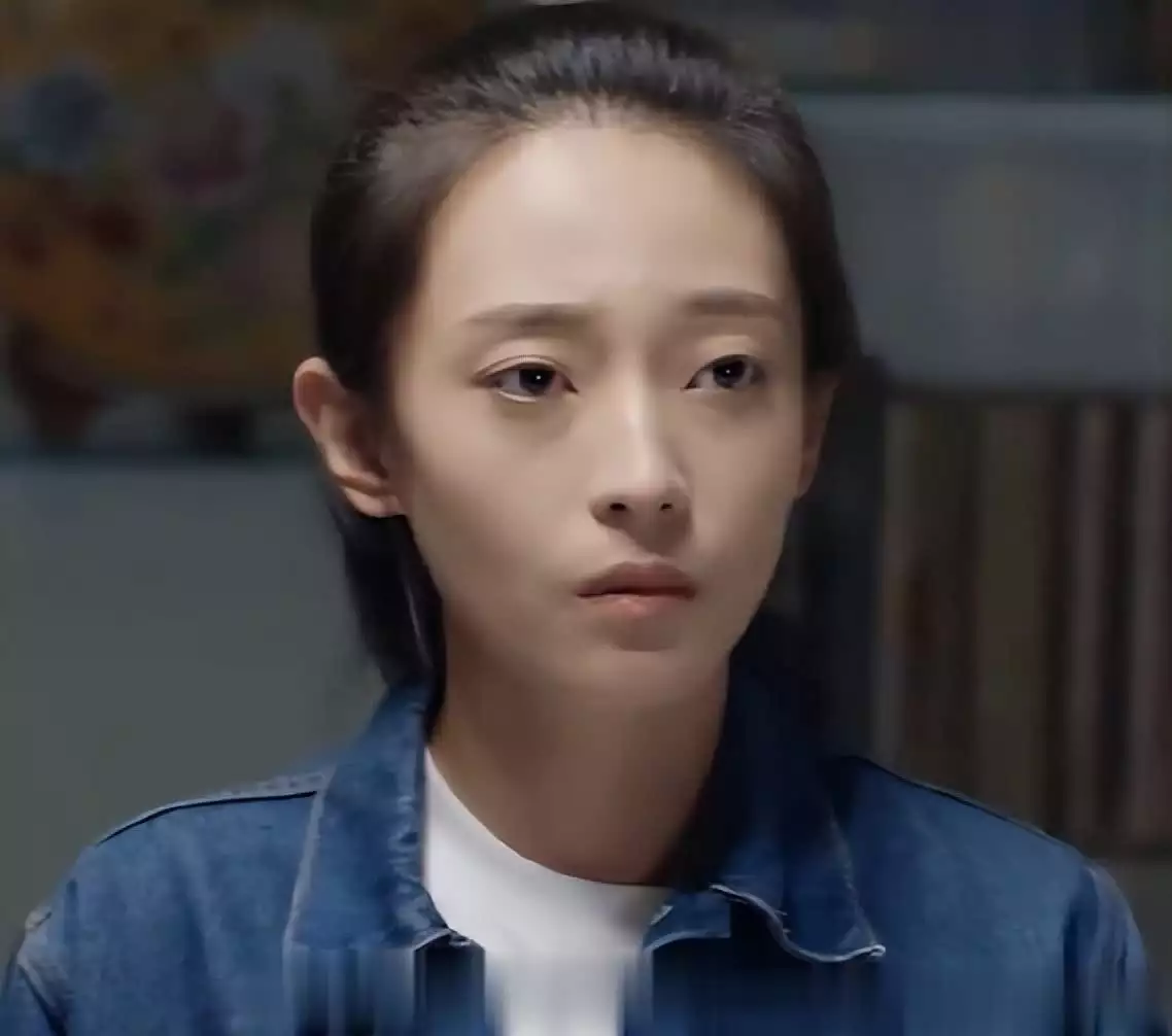 《蜀锦人家》:从80斤减重奇迹到《知否》惊艳,她的变身让人眼前一亮!韩红瘦40斤美到认不出,穿夹克配马丁靴,时髦得像变了个人 《蜀锦人家》:从80斤减重奇迹到《知否》惊艳,她的变身让人眼前一亮!韩红瘦40斤美到认不出,穿夹克配马丁靴,时髦得像变了个人