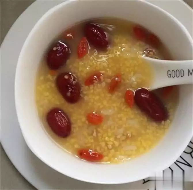 怎么可以错过（红枣玉米糁粥的做法）红枣玉米粥有什么营养，要常喝红枣玉米糁，健脾助消化，营养又香甜，粗粮细做很简单经常睡觉的卧室，这几样东西千万别放！不是谣言，理由充分，陆金所控股有限公司，永久域名免费注册网站，