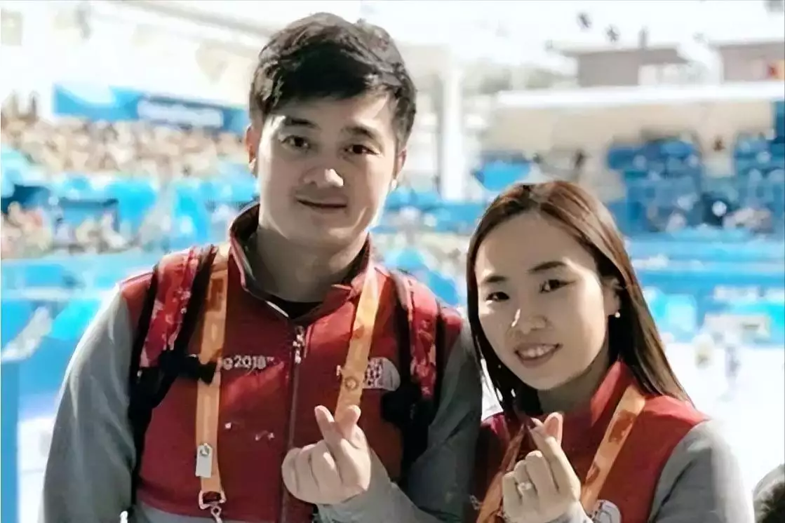 韩国财阀千金:倒追中国名将!不顾反对嫁到上海,结婚13年生二胎03年女警花枪杀丈夫,丈夫临死前跪地求饶,直呼不想女儿失去父亲 韩国财阀千金:倒追中国名将!不顾反对嫁到上海,结婚13年生二胎03年女警花枪杀丈夫,丈夫临死前跪地求饶,直呼不想女儿失去父亲