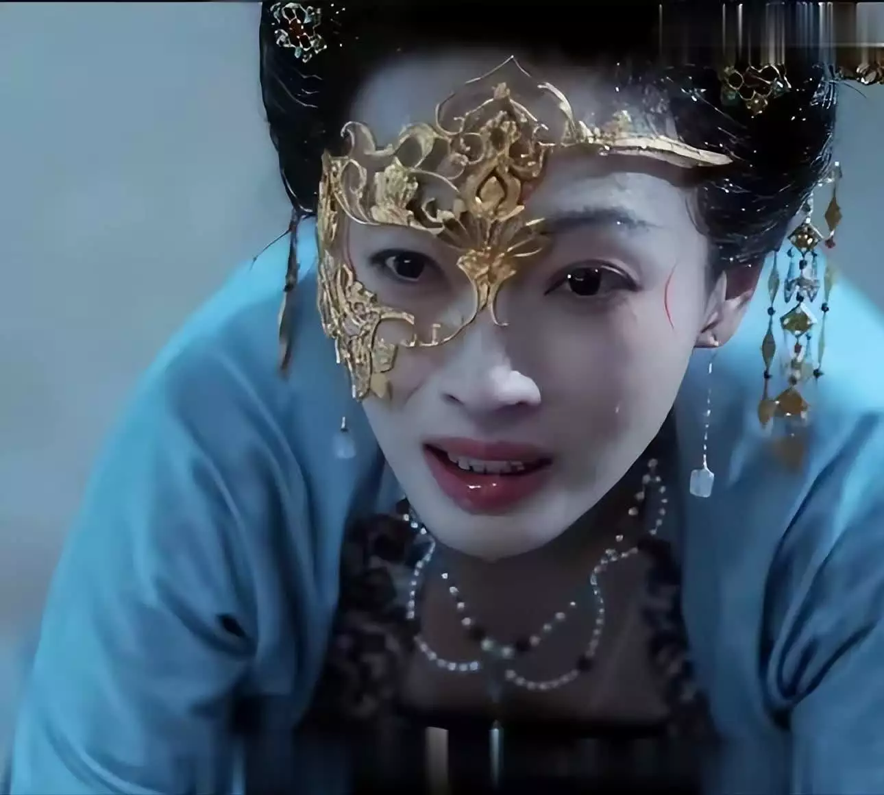 《蜀锦人家》:从80斤减重奇迹到《知否》惊艳,她的变身让人眼前一亮!韩红瘦40斤美到认不出,穿夹克配马丁靴,时髦得像变了个人 《蜀锦人家》:从80斤减重奇迹到《知否》惊艳,她的变身让人眼前一亮!韩红瘦40斤美到认不出,穿夹克配马丁靴,时髦得像变了个人